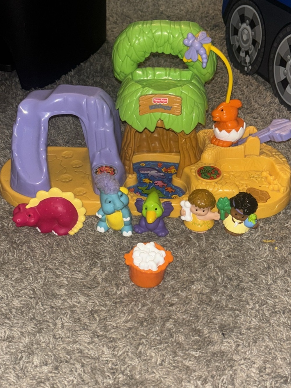 2006 Fisher Price Little People
BABY DINOLAND Dinosaur
Play Set